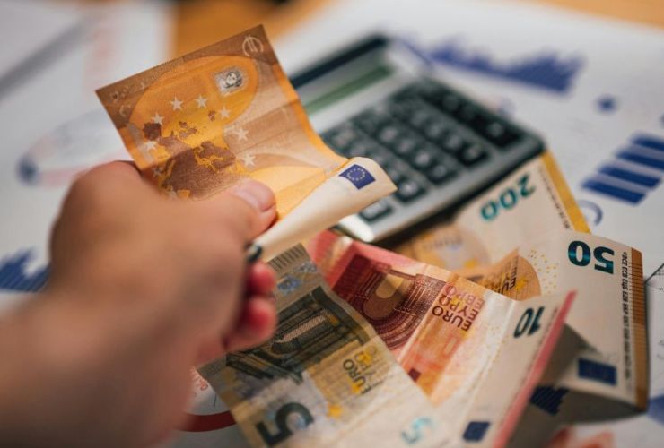 Come donare soldi ai figli evitando problemi con l'Agenzia delle Entrate