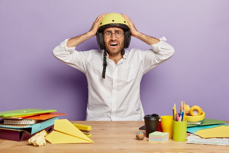 Lavoratore con problemi - freepik - risorgimentonocerino.it