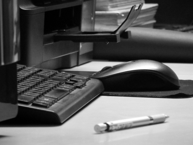 Un’offerta di lavoro deprecabile: 6.000 euro annui per l’ufficio stampa di Bracigliano