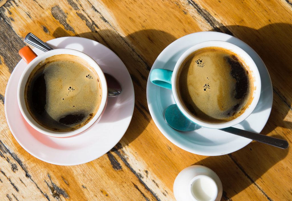 Il caffè: un piacere con risvolti salutari, a patto di moderazione