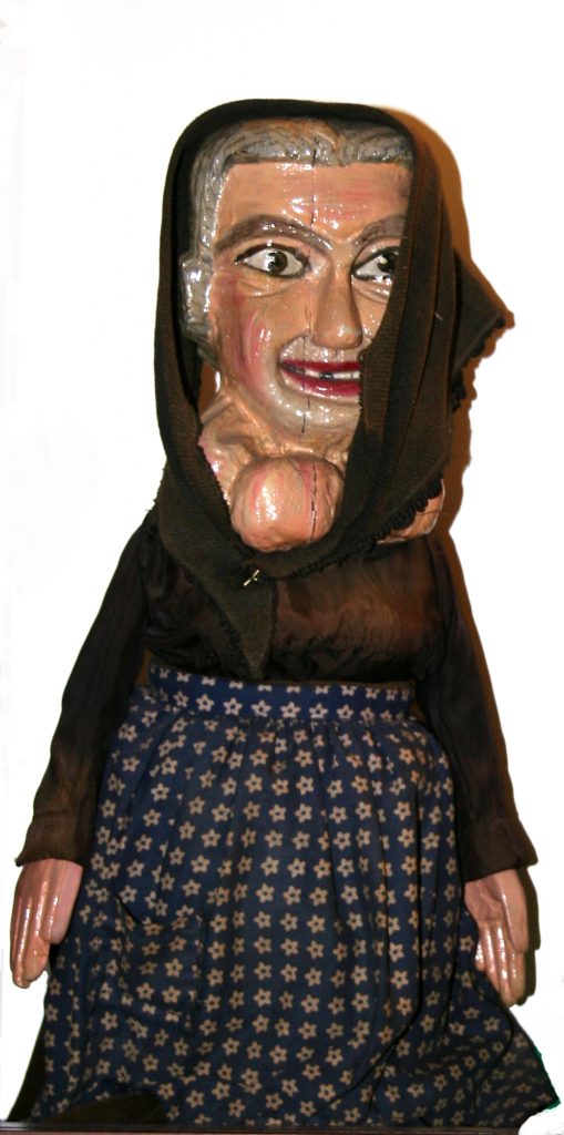 Il Carnevale Napoletano: Un Viaggio Tradizionale Attraverso le Maschere della Commedia dell’Arte