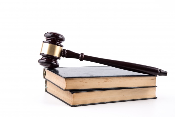 Espulsione del coniuge: la Corte di Cassazione sancisce la violazione del diritto alla dimora