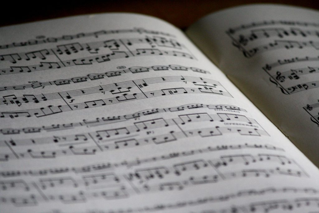 Serata culturale a Villa Calvanese: musica, letteratura e ricordi