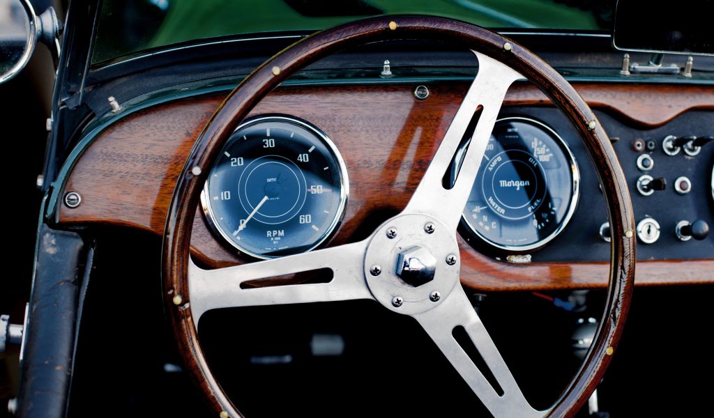 Eleganza a motore: cielo, terra e acqua al Vittoriale
