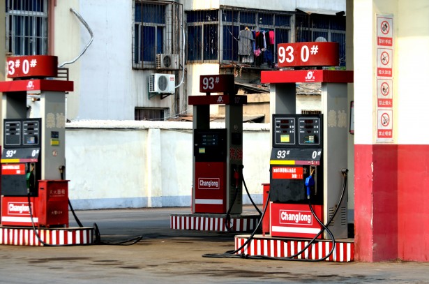 Ispezioni sui prezzi dei carburanti: 32 violazioni accertate nel Salernitano