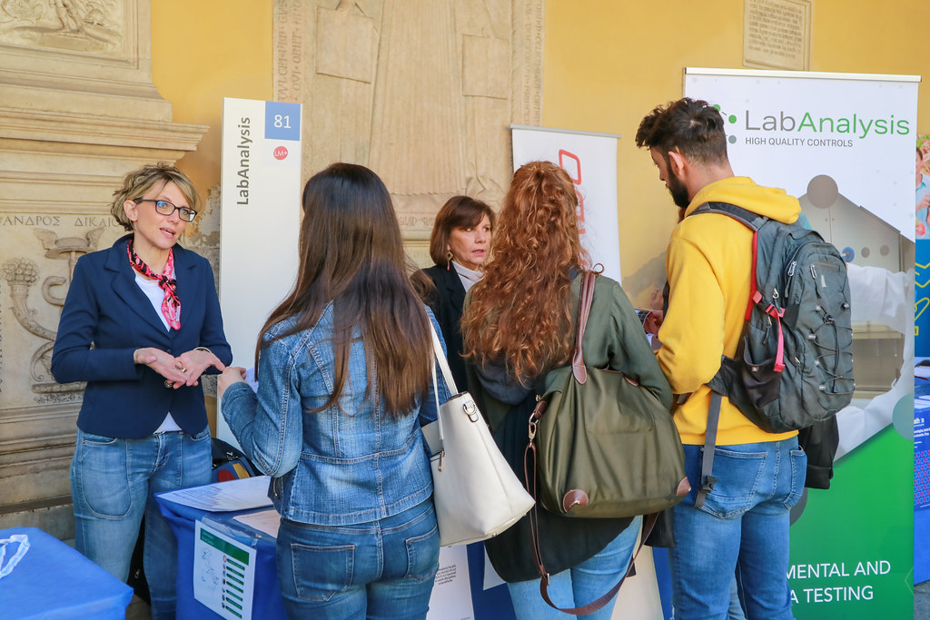 Opportunità per i Giovani in Campania: un Progetto di Benessere e Sviluppo