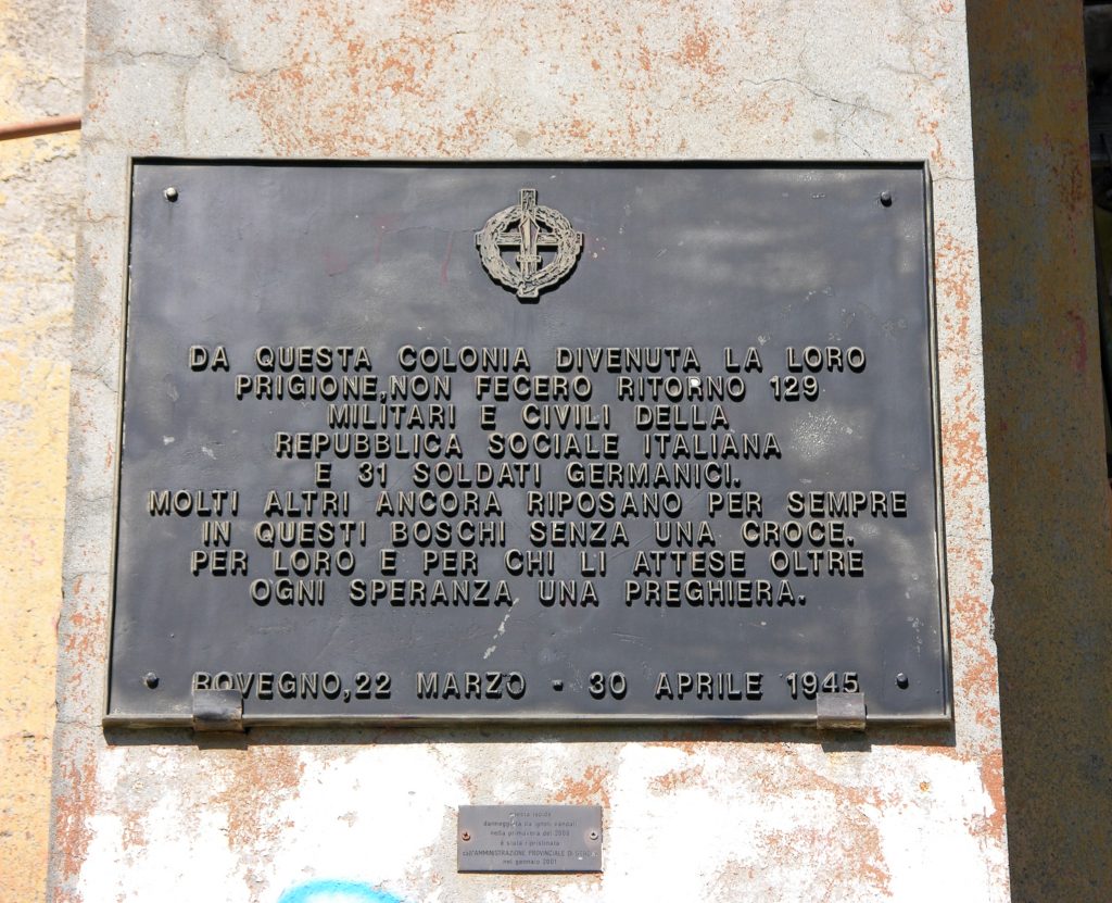 Scena di degrado al camposanto di Nocera Inferiore