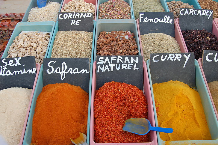 Migliorare la salute con aromi naturali: ridurre il sale con erbe e spezie