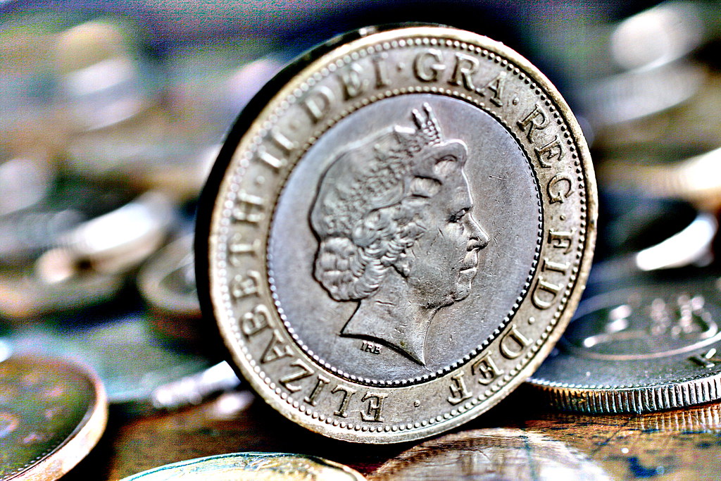 Scoperta frode fiscale da oltre tre milioni di euro: sequestro di beni per mezzo milione