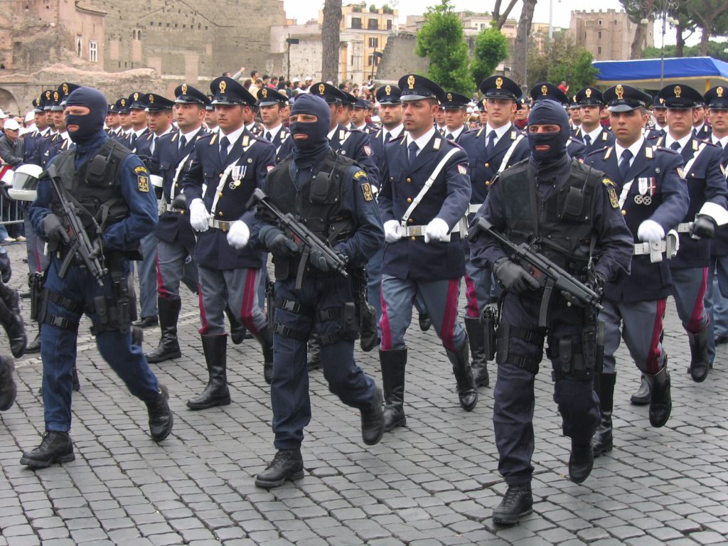 Tragedia a Roma: giovane militare si suicida davanti a Palazzo Grazioli