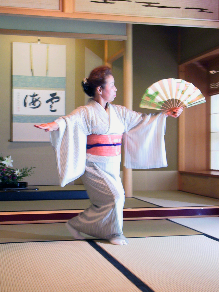 L’incantesimo dei Kimono: eleganza orientale a prezzi accessibili