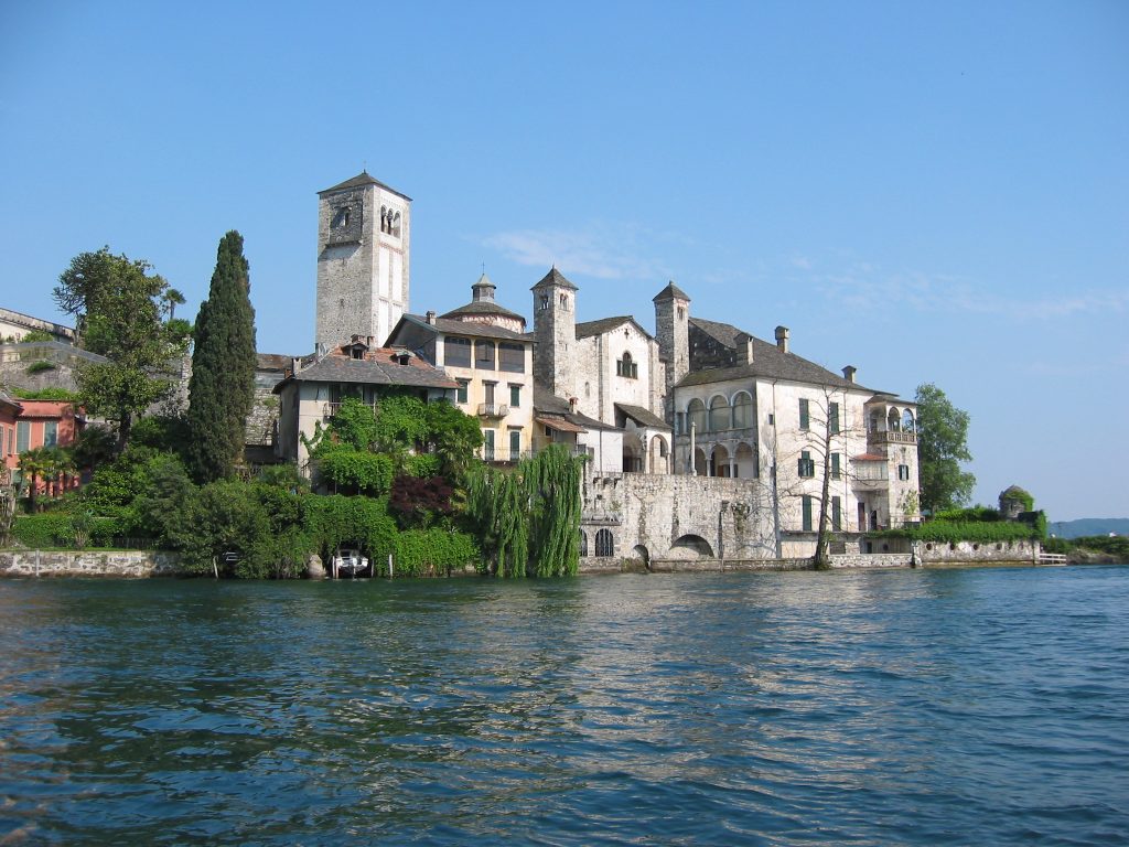 L’Acqua: Essenza Vitale
