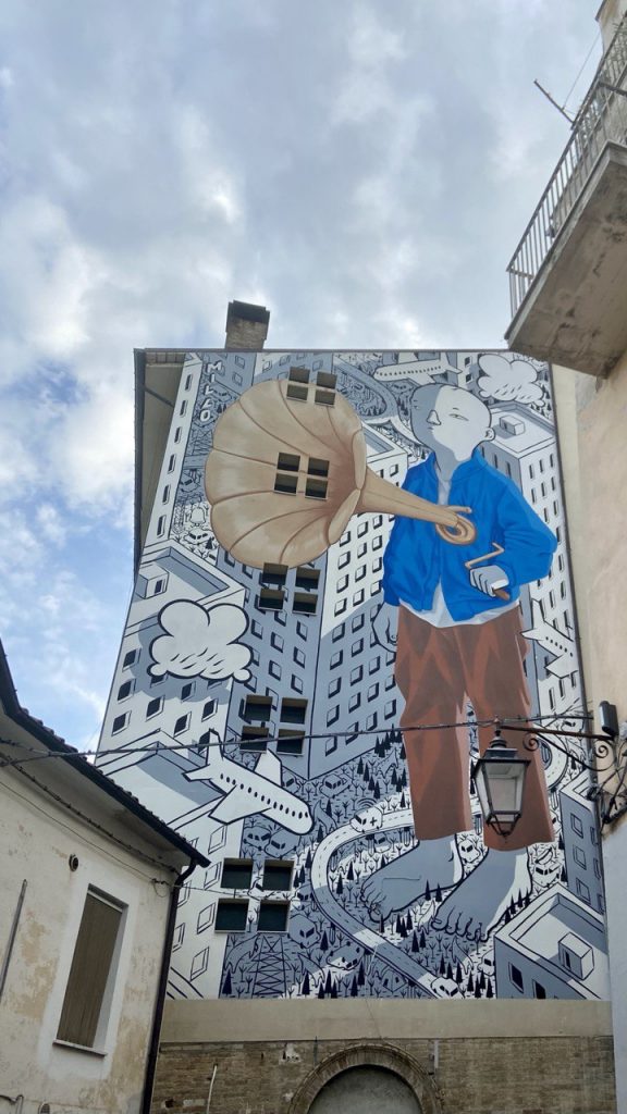 Salerno oltre le Luci d’Artista: un itinerario tra arte e poesia