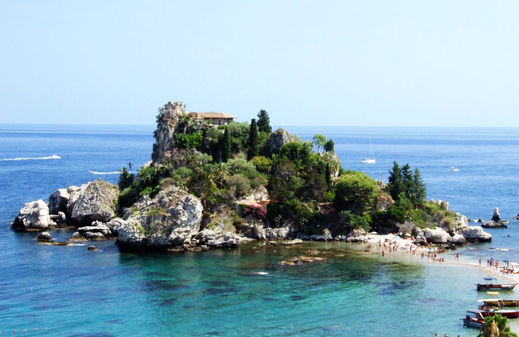 Isola Bella di Taormina: Storia, Natura e Bellezza Costiera
