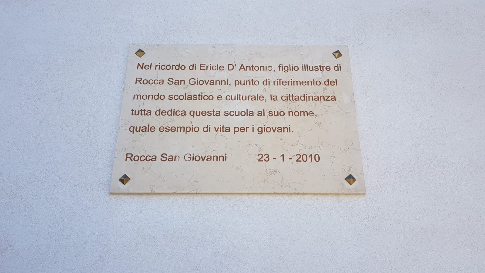 L’Istituto Comprensivo di Roccapiemonte onora la memoria di Don Mario Vassalluzzo