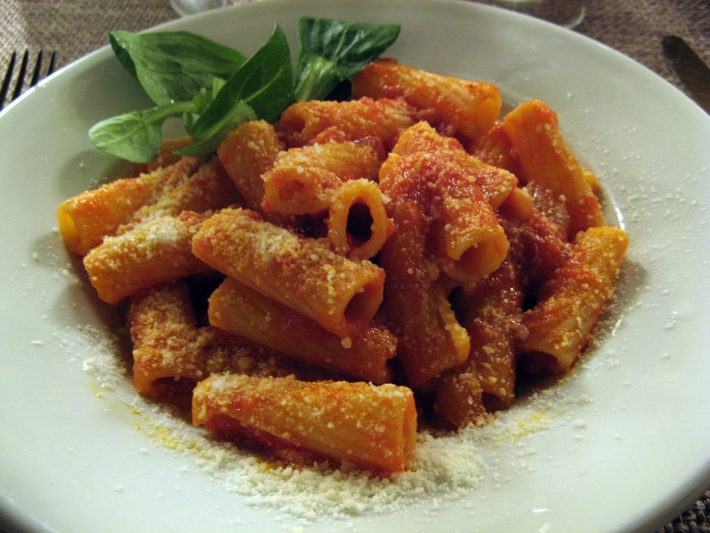 La nascita dei maccheroni: una leggenda napoletana di Matilde Serao