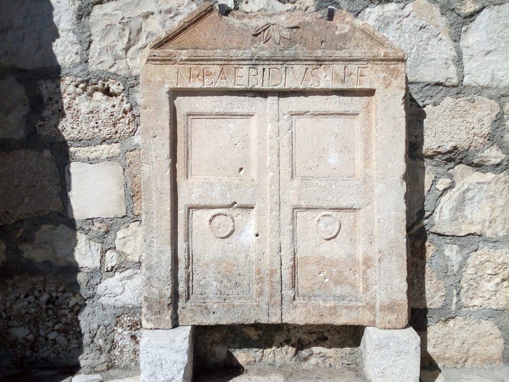 Un errore di datazione sulla tomba di Vico