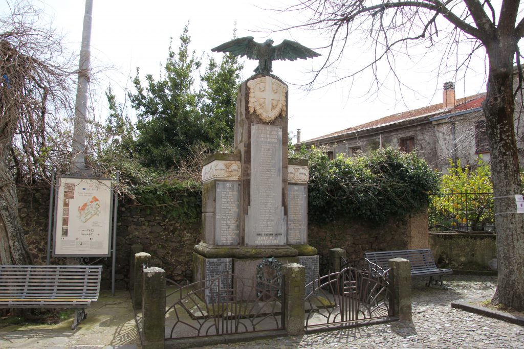 Un omaggio duraturo a Francesco La Mura: memorial e murales