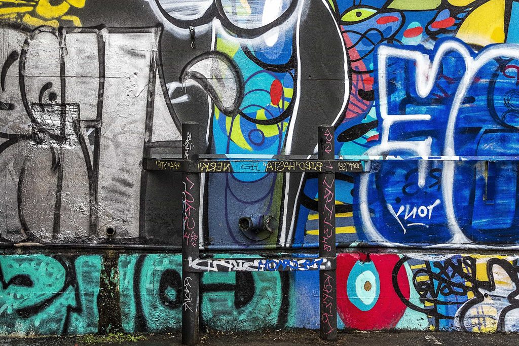 Graffiti a Nocera Inferiore: espressione artistica o atto vandalico?