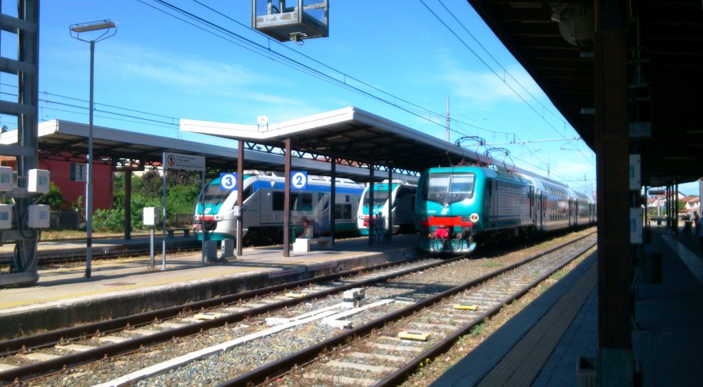 La stazione di Nocera Inferiore: il comitato pendolari ribadisce la richiesta di spostare il terminal bus