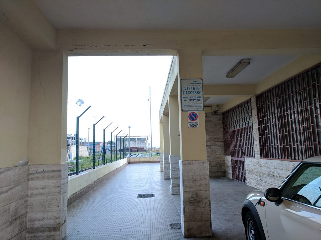 Via Atzori, Nocera Inferiore: Sosta selvaggia crea disagi ai residenti