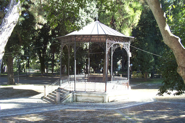 Titolo: Richiesta di Gazebo Permanenti a Nocera Inferiore per la Promozione del Benessere Sociale