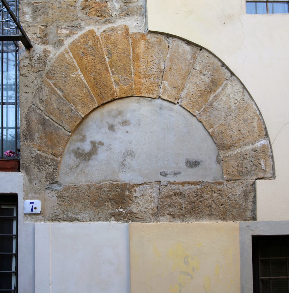 Nocera Inferiore: Un labirinto sotterraneo nascosto sotto la città antica?