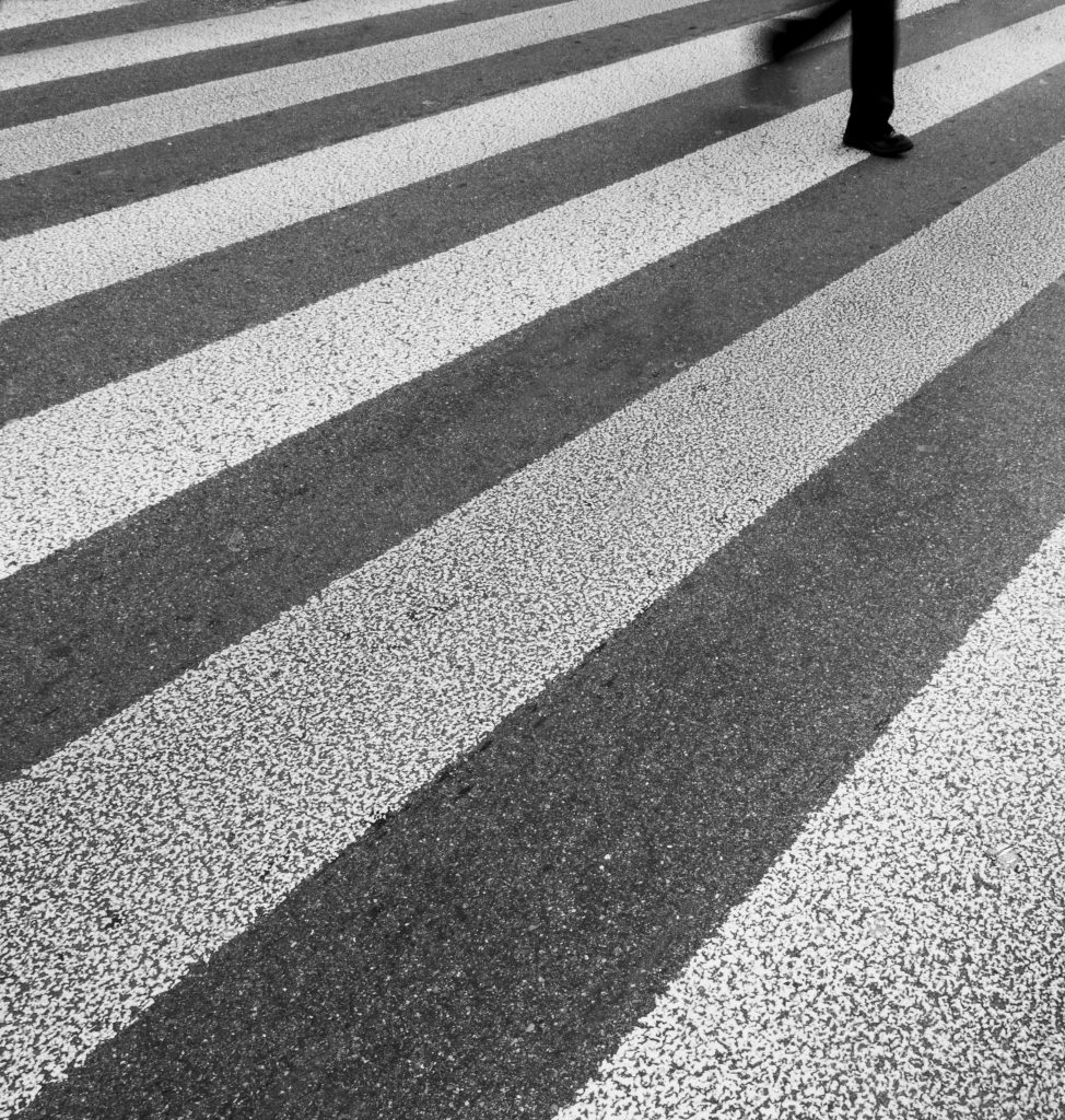 Disparità nella segnaletica stradale di Nocera Inferiore: centro riqualificato, periferia trascurata