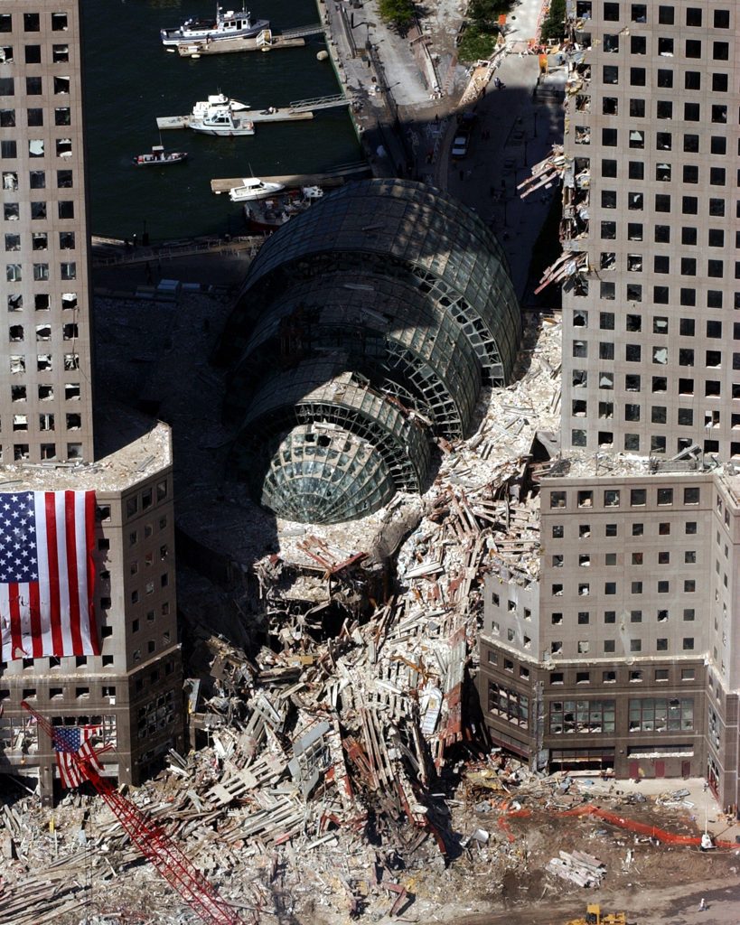 Due Decenni Dopo l’11 Settembre: Un Ricordo del Disastro di New York