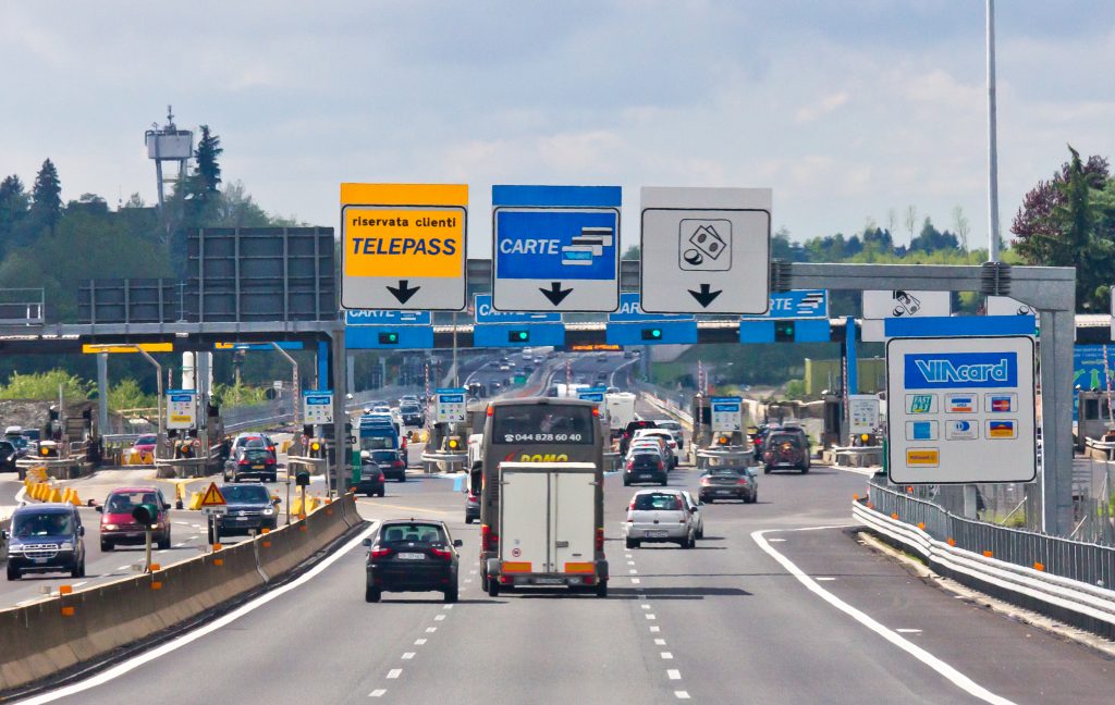 Le società di autonoleggio campane collaborano al tracciamento dei rientri
