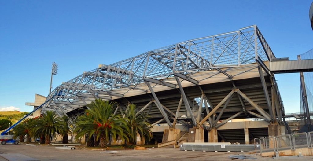 Nuova veste per lo stadio Marcello Torre: avviati i lavori per le Universiadi