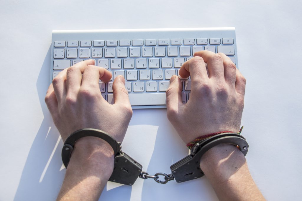 Arresto a Salerno per un uomo coinvolto in reati di pedopornografia