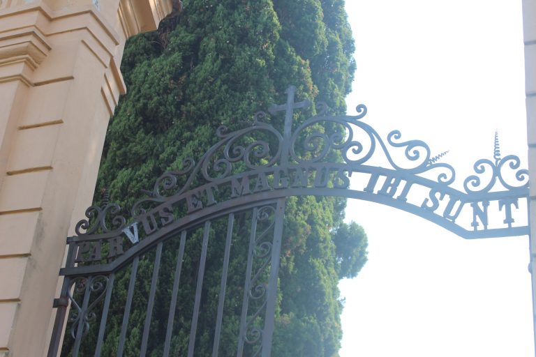 Nuovi orari di accesso al cimitero di Sarno