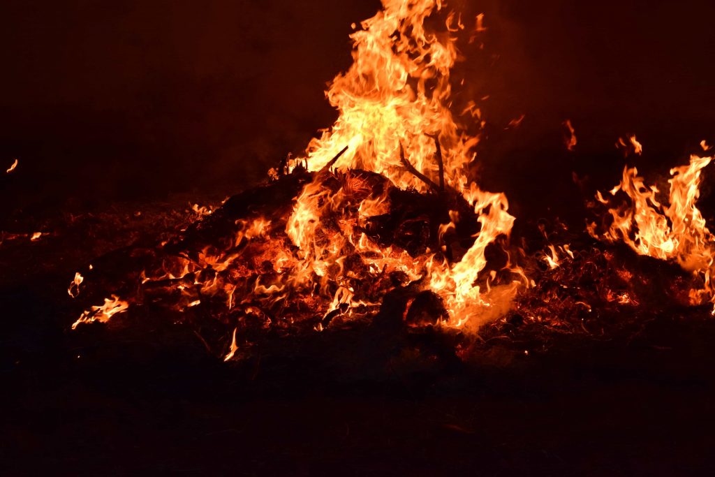 Incendio notturno all’ospedale Scarlato di Scafati: evacuazione parziale
