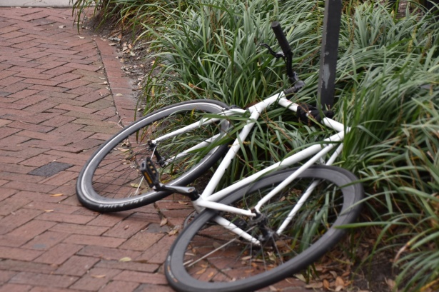 Aggressione a Nocera Inferiore: extracomunitario ferito dopo tentativo di furto di bicicletta