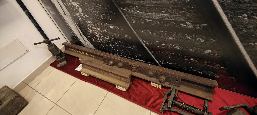 I Giardini del Castello del Parco a Nocera Inferiore: Atto Vandalico Neofascista contro la Ferrovia in Miniatura