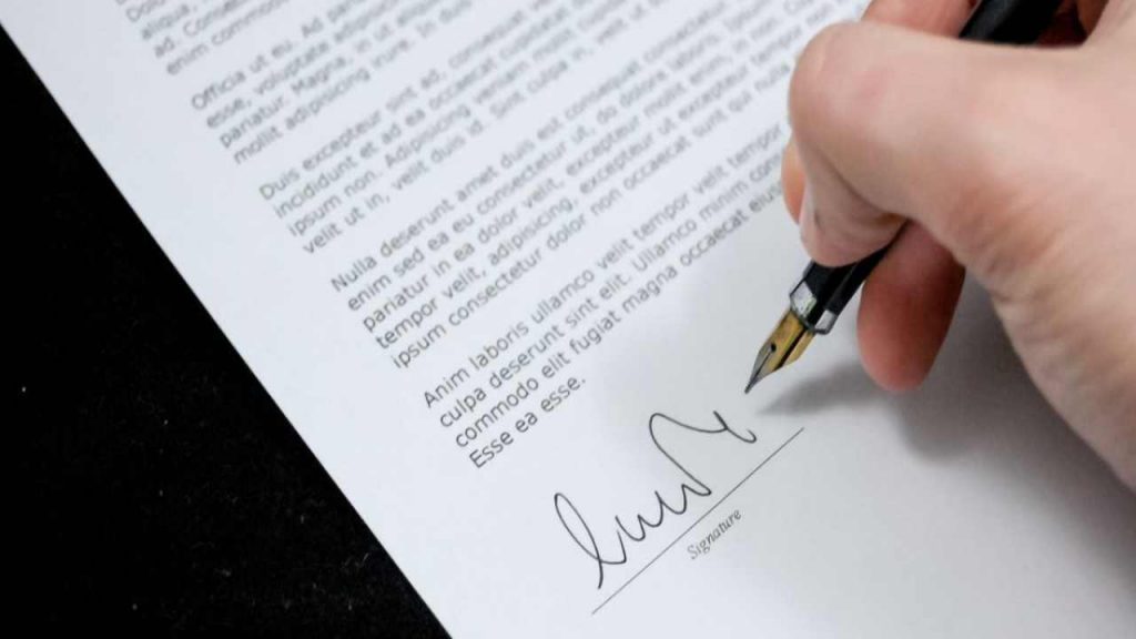 Firma contratto - legale - risorgimentonocerino.it