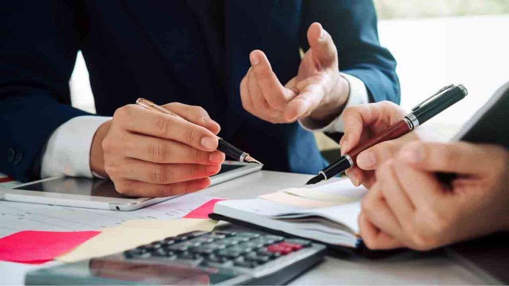 La tua casa fa schifo? L’Imu non la paghi | Nuovo cavillo scoperto dal noto commercialista: non versi 1 euro