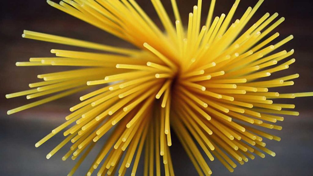 I peggiori spaghetti al mondo li fanno in Italia: non comprare questa pasta | È peggio del catrame
