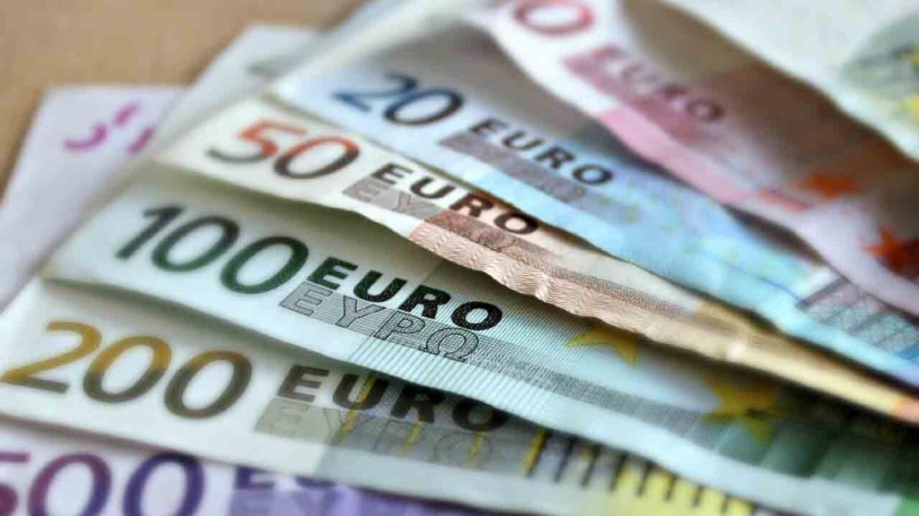 L’INPS fa il regalone a tutti gli italiani: 3000€ se fai questo lavoro | Unico requisito? Sporcarti le mani
