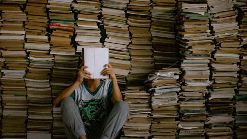 Pagati per leggere un libro e stare seduto 8 ore