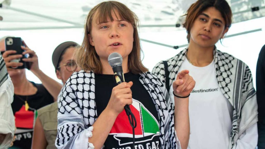 “L’Italia sta per essere invasa dal nemico”: l’annuncio di Greta Thunberg è spaventoso | A rischio Roma e Milano