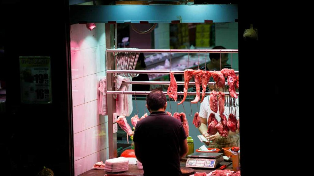 Stavo per prendere la carne LIDL, meno male che mi è venuto in mente di leggere l’etichetta | Mi viene il vomito