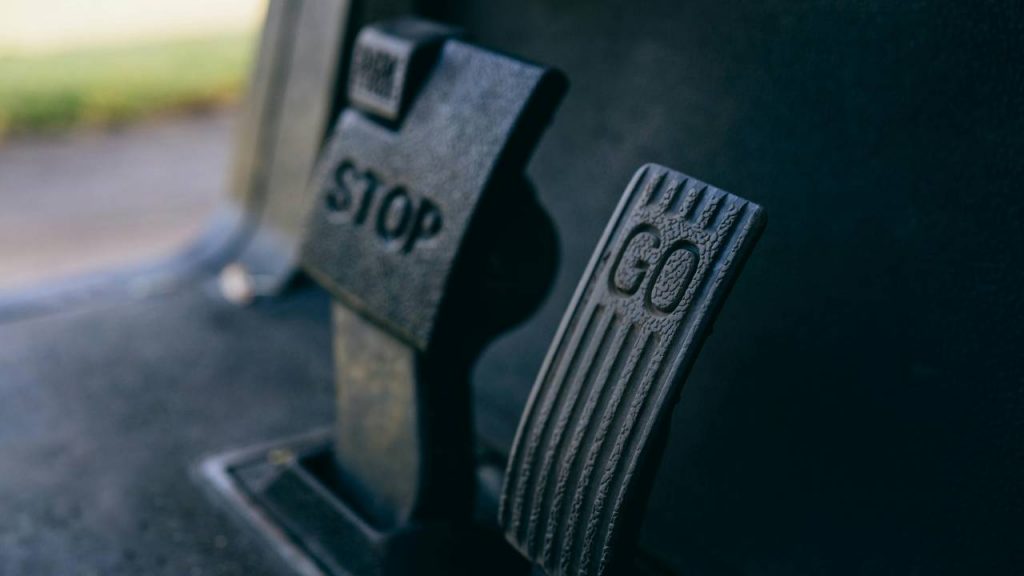 Allerta urgente agli italiani: “non guidate questa automobile” | Ha i freni più difettosi di un 60enne alcolizzato