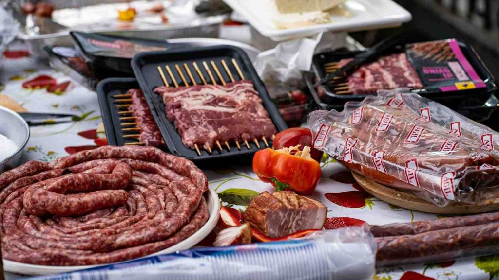 “Pronto, 118? Ho mangiato il Salame ******” | Ricoverato d’urgenza: è un killer per il tuo intestino