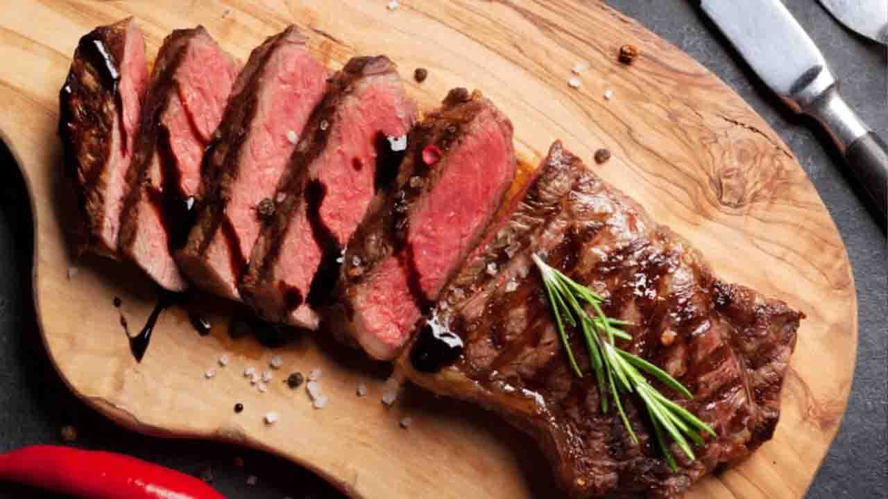 VITTORIA – Da oggi non puoi più mangiare questa carne: vietata in tutto il mondo | Hanno vinto gli ambientalisti di sinistra