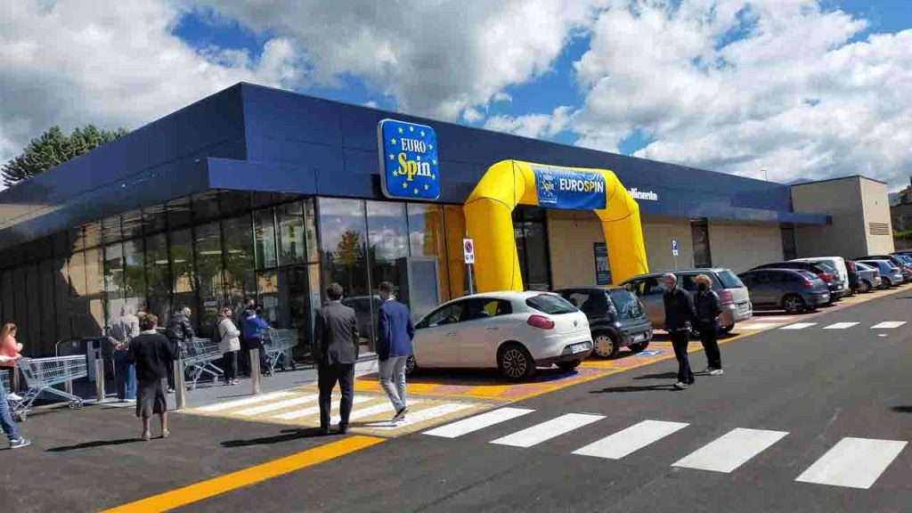 Eurospin manda in cassa integrazione le aziende del pellet: con 9,99€ hai risolto per tutta la stagione | Puoi buttare la caldaia