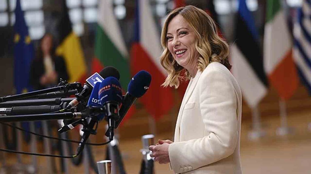 Meloni reintroduce il BONUS CONGIUNTI: 500 euro mensili per tirare avanti | Finalmente la crisi è finita