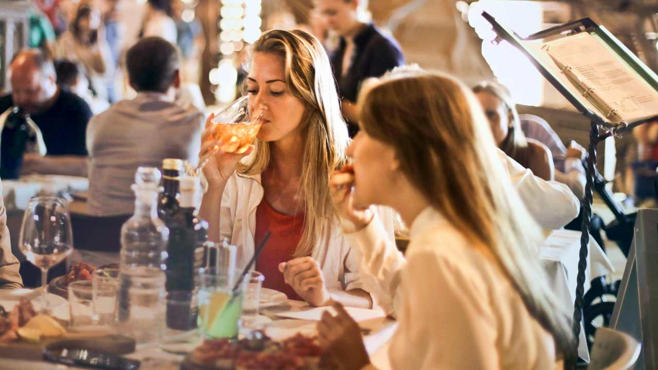 “Che significa se mangio molto velocemente?” | Lo psicologo mi ha detto che sono grave: ho un demone interiore