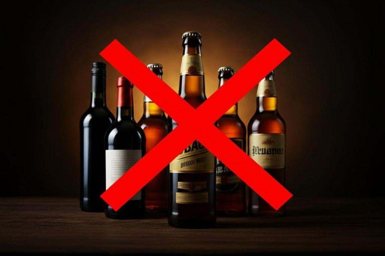 Scordati l’aperitivo all’aperto, adesso bere alcolici ti costa una multa fino a 5.000€ | Te la compri e te la bevi a casa